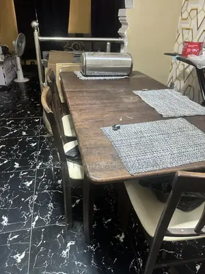 Full Set of Dinning Table With Chairs