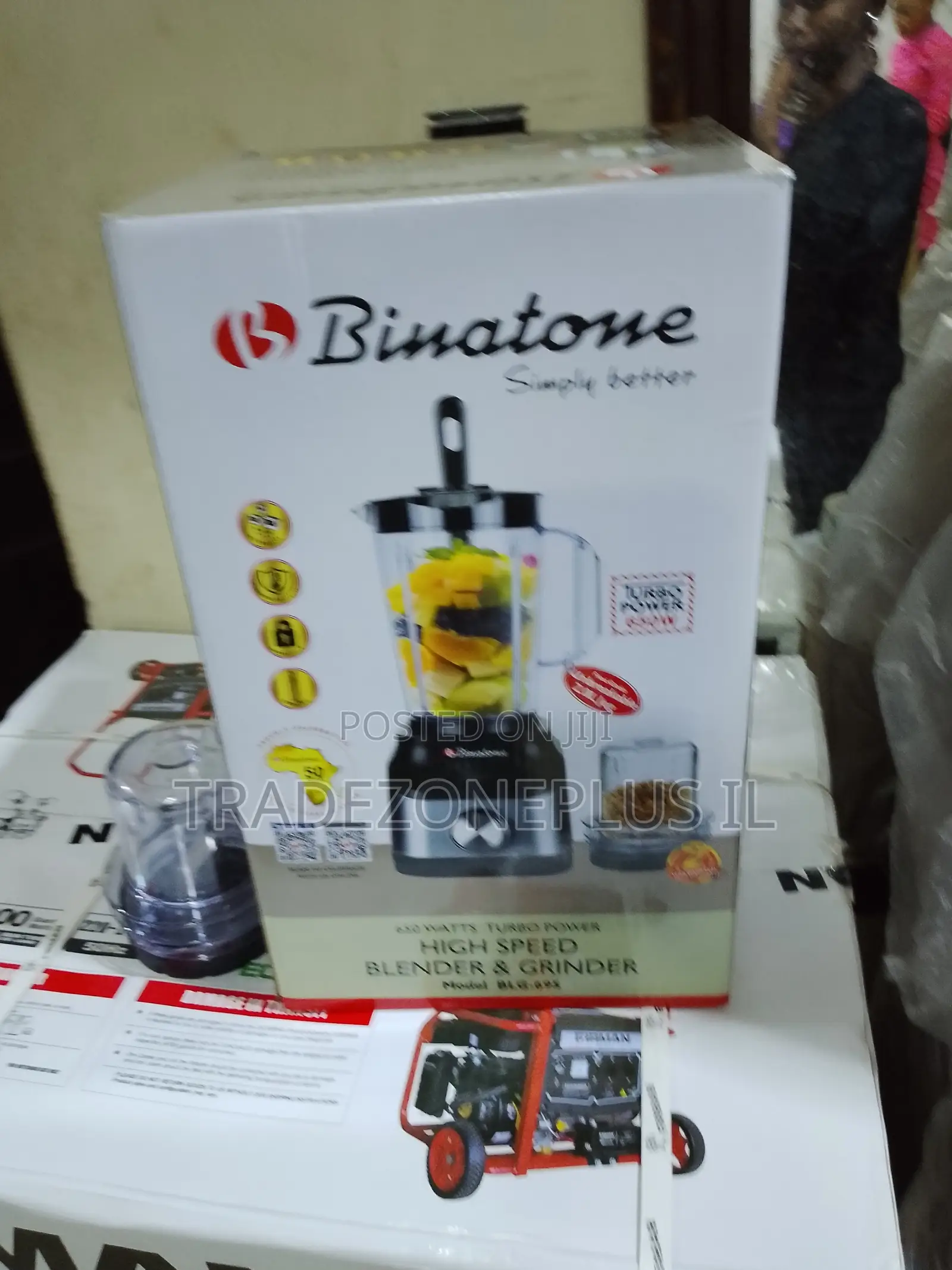 Practical Binatone 650W Blender for Family Kitchens