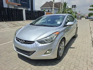 Hyundai Elantra Limited Sedan FWD (1.8L 4cyl 6A) 2013 Silver