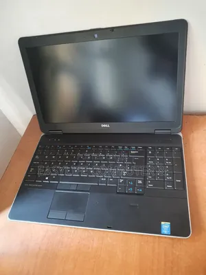 Laptop Dell Precision M2800 8GB Intel Core i7 HDD 250GB