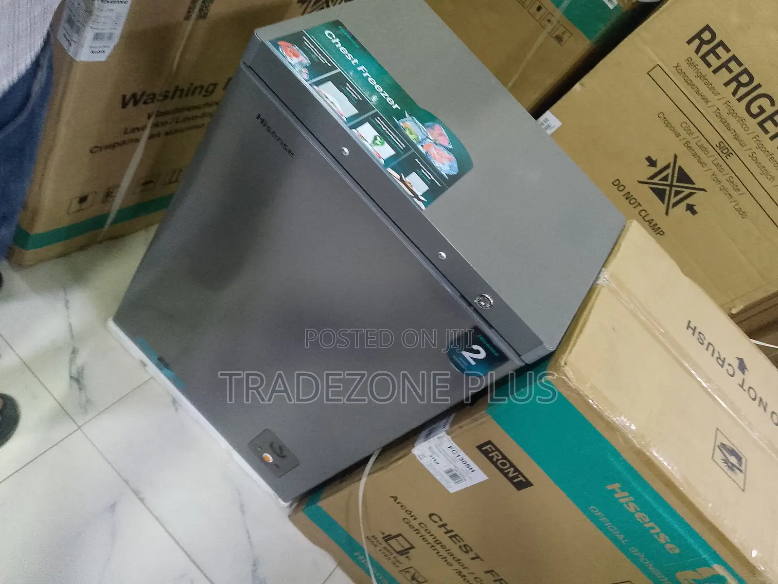 Hisense 97L Chest Freezer for Drinks and Frozen Products
