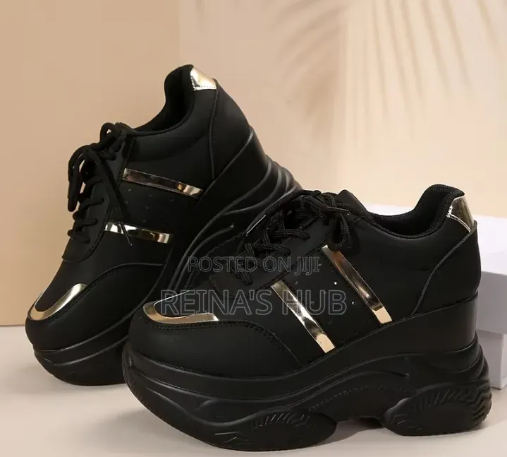 Lladies Sneakers