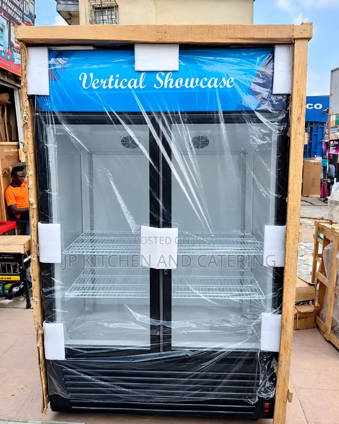 Double-Door Vertical Showcase Chiller