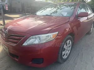 Toyota Camry LE 4dr Sedan (2.5L 4cyl 6A) 2011 Red