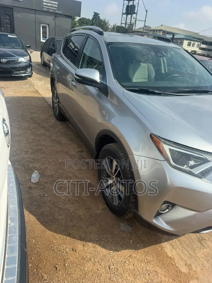 Toyota RAV4 2018 Silver