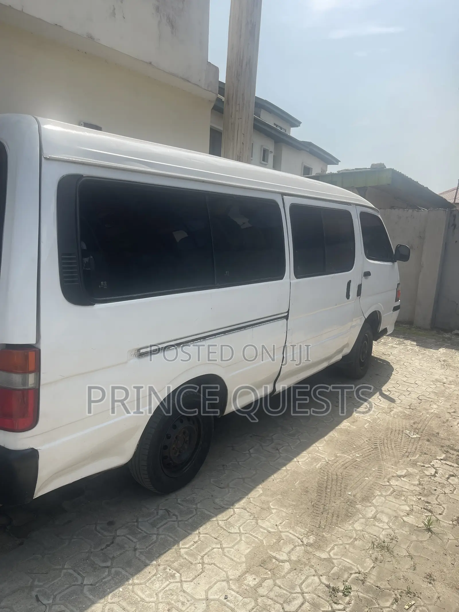 Toyota HiAce 2005 White