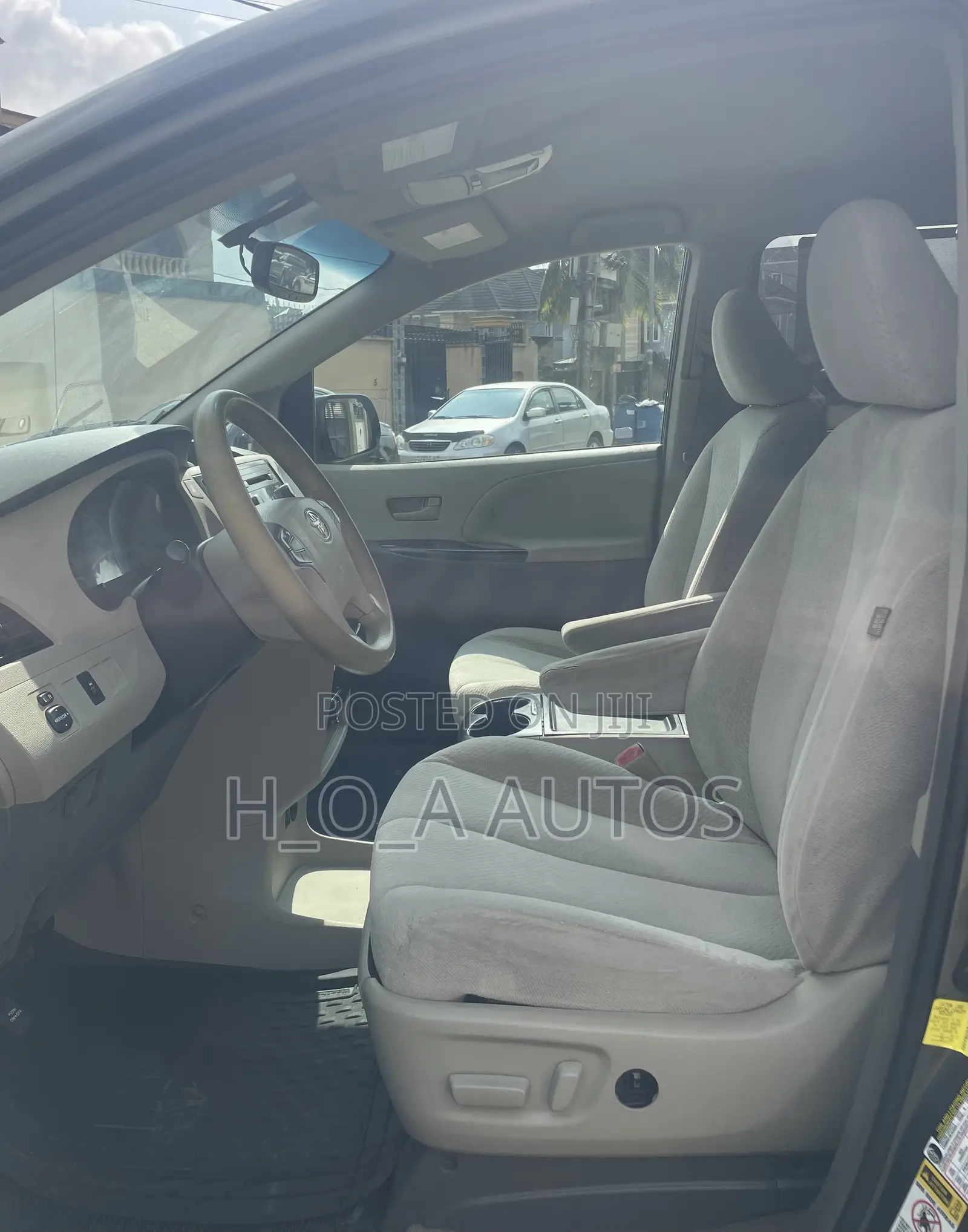 Toyota Sienna LE 7 Passenger 2012 Green