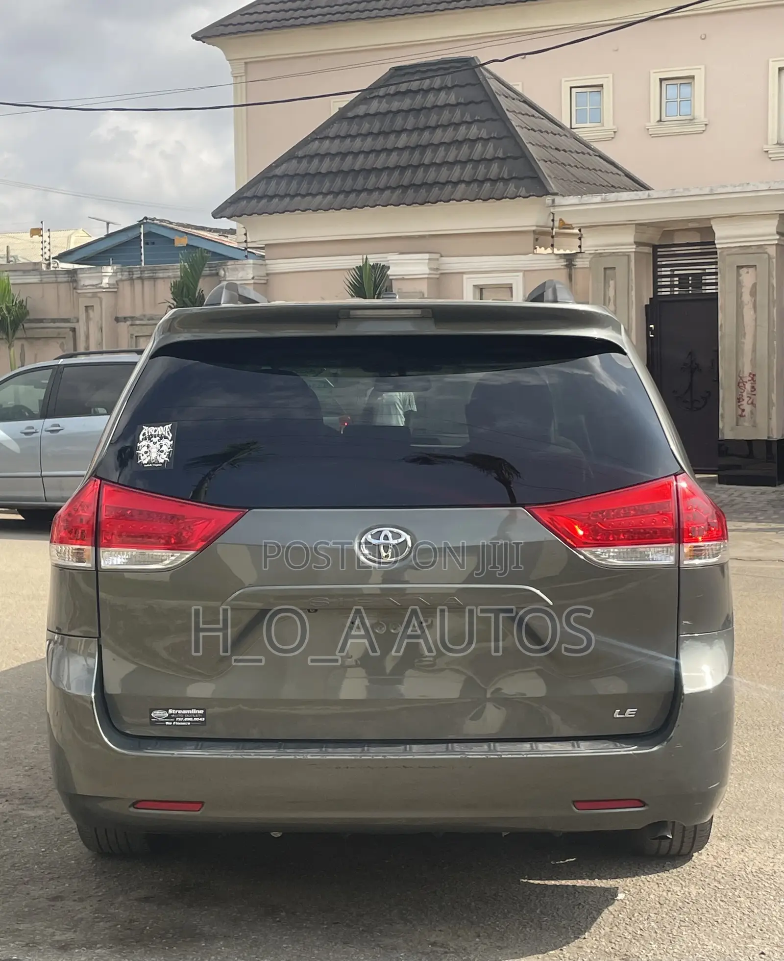 Toyota Sienna LE 7 Passenger 2012 Green