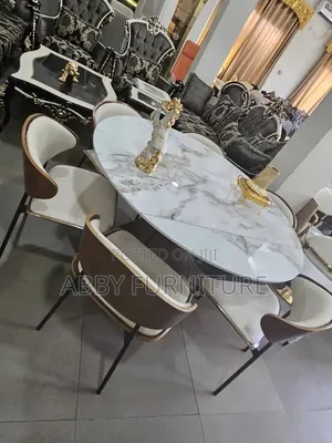 Round Dining Table Sets by 6 Seaters