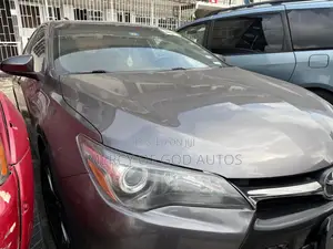Toyota Camry SE 4dr Sedan (2.5L 4cyl 6A) 2017 Gray