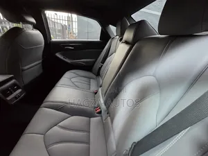 Toyota Avalon XLE FWD Sedan (3.5L V6 8A) 2019 White