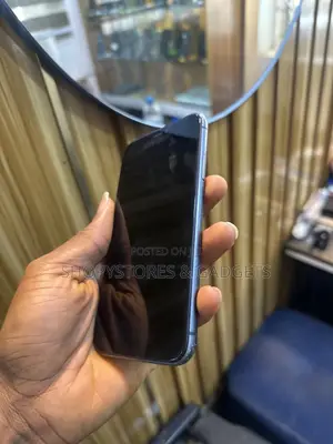 Apple iPhone 11 64 GB Black
