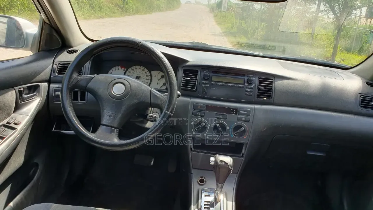 Toyota Corolla 2004 Silver