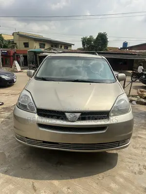 Toyota Sienna LE AWD 2005 Gold