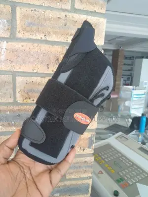 Adjustable Medical Wrist and Thumb Brace