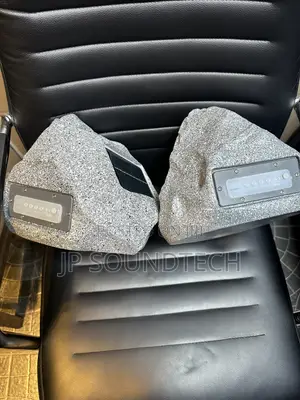 1 Pair of Solar Powered Bluetooth Rock Speakers
