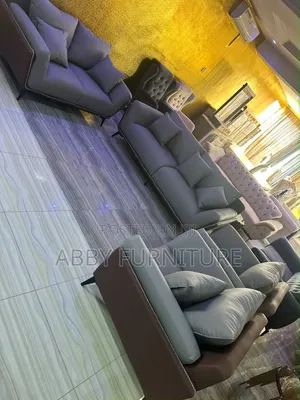Quality Leather Sofa by 7