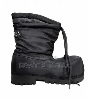 Balenciaga Alaska Low Boot Size 44 (Black)