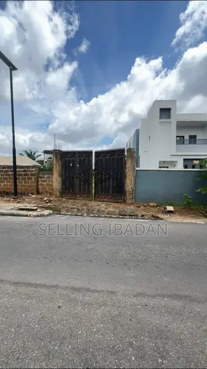 1,960SQM Land