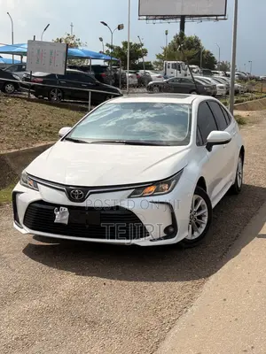 Toyota Corolla 2022 White