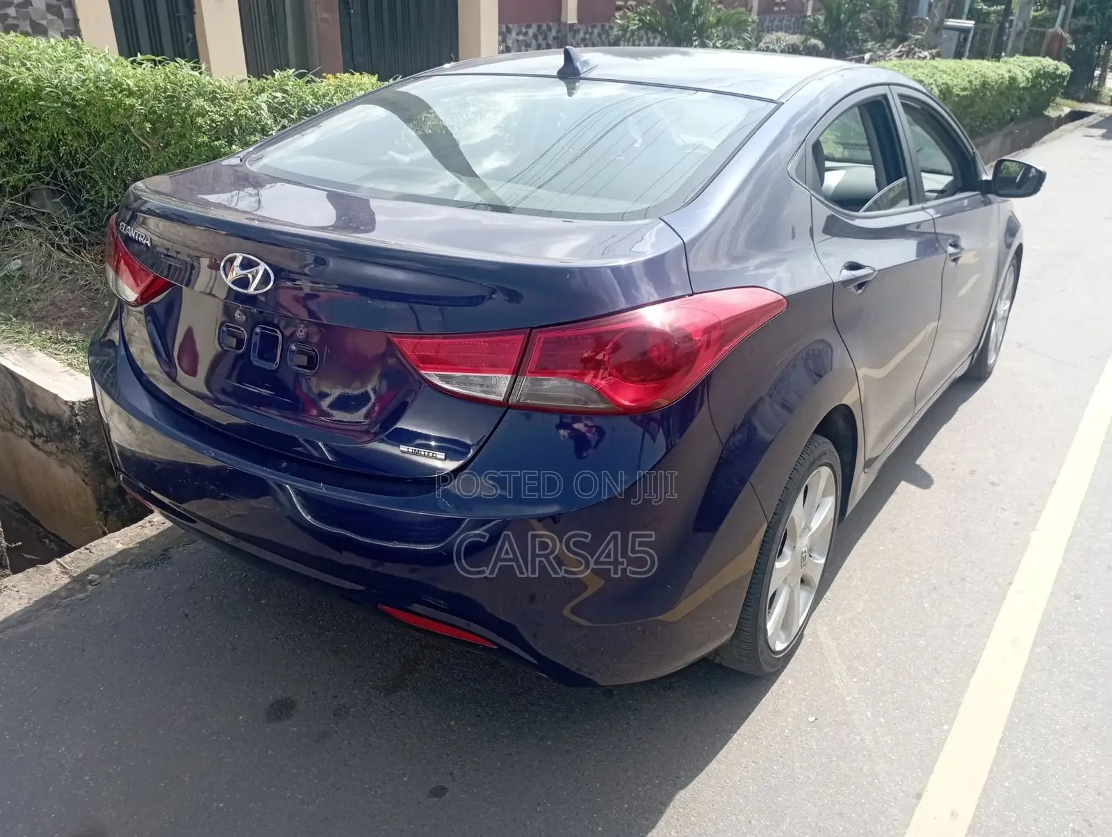 Hyundai Elantra 2011 Blue