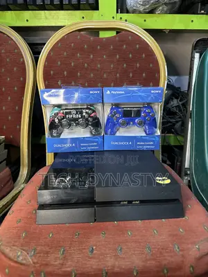 Ps4 Fat UK Used With 2 Controllers and Warranty