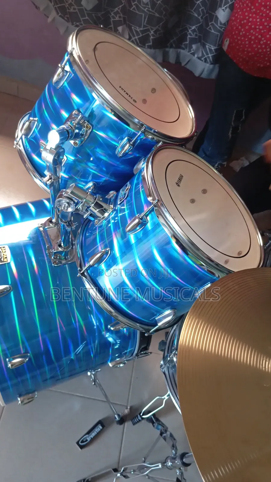 Complete Yamaha 5 - Pieces Drum Set