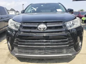Toyota Highlander SE 4x4 V6 (3.5L 6cyl 8A) 2017 Black