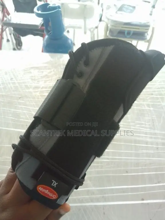 Hand Support Brace With Thumb Stabilization