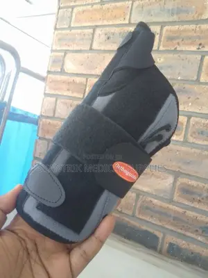 Medical Thumb and Wrist Support Device
