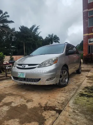 Toyota Sienna 2006 Silver