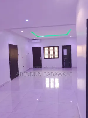 3bdrm Block of Flats in Admiralty Estate for rent