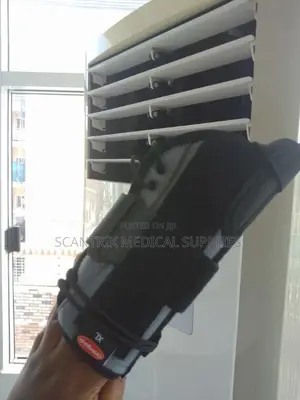 Wrist Splint With Integrated Thumb Support