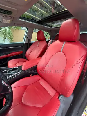 Toyota Camry XSE V6 (3.5L V6 8A) 2019 White