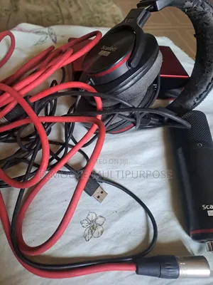 Complete Focusrite Studio Recording Set (Interface + Headphones + Mic)