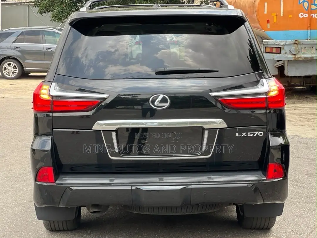 Lexus LX 2017 Black