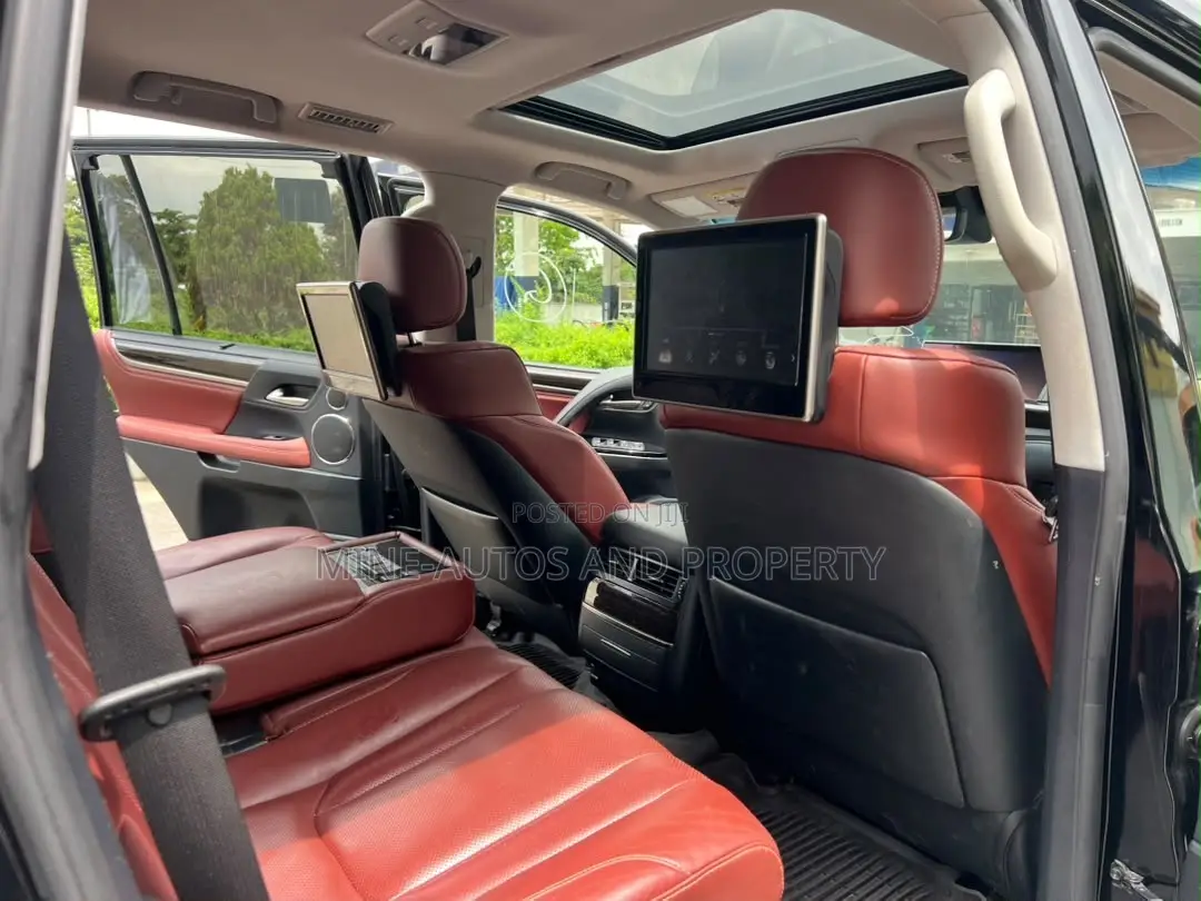 Lexus LX 2017 Black