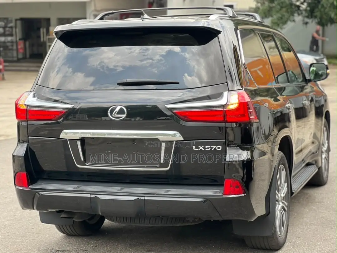 Lexus LX 2017 Black