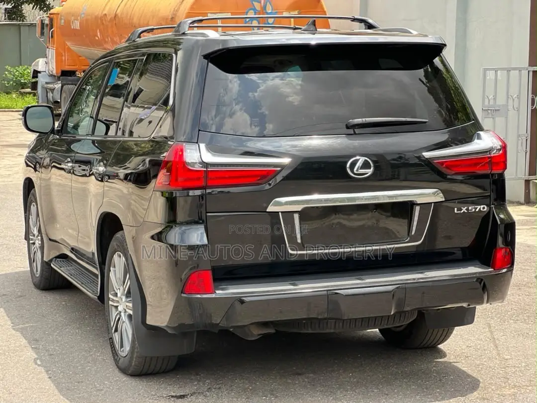 Lexus LX 2017 Black