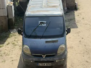 Vauxhall Vivaro 2004 Blue