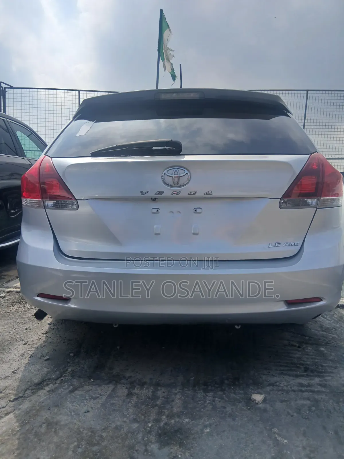 Toyota Venza LE 2011 Silver