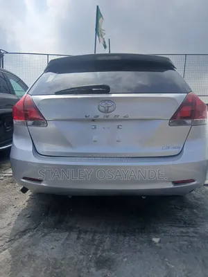 Toyota Venza LE 2011 Silver
