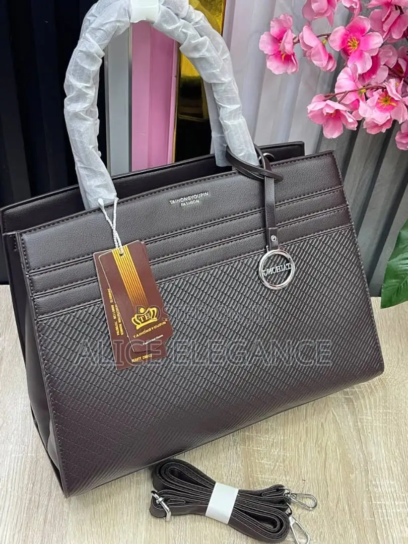  DAVID JONES Elegant Ladies’ Handbag Collection 