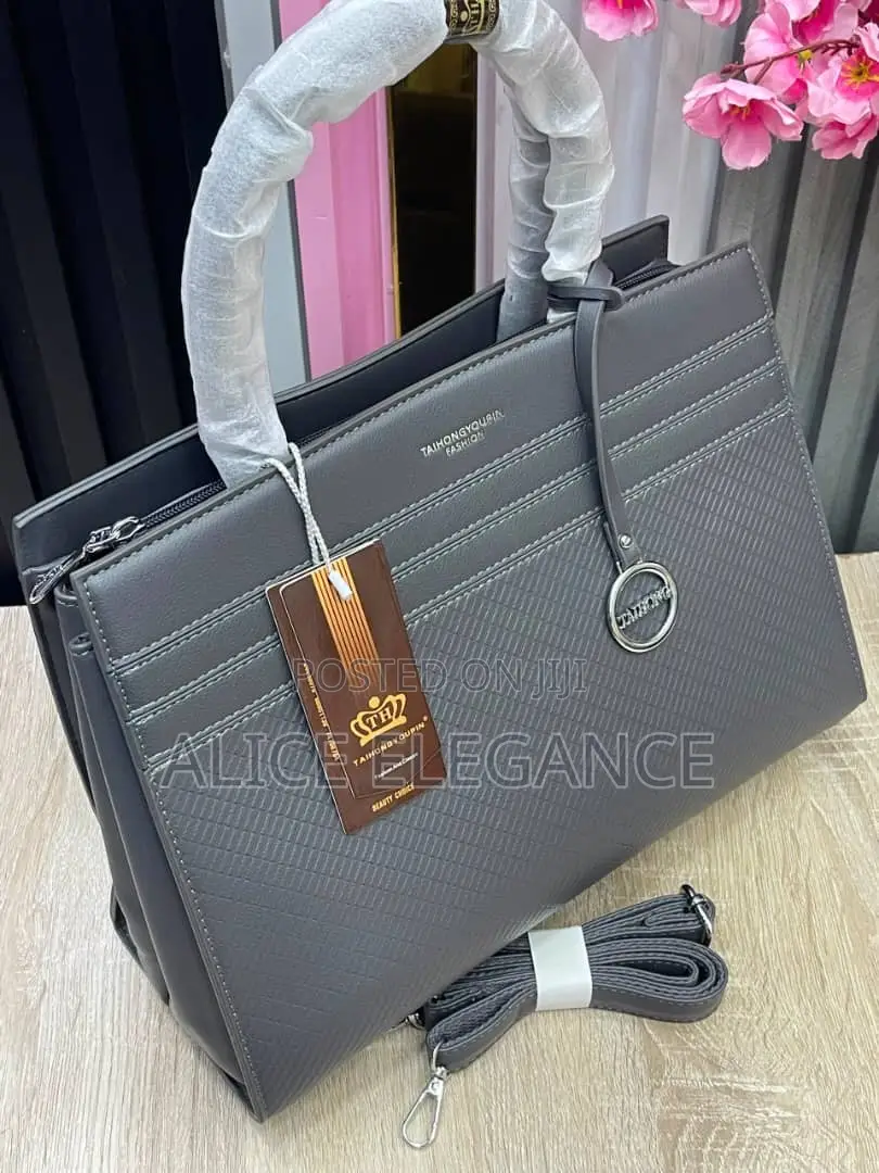  DAVID JONES Elegant Ladies’ Handbag Collection 