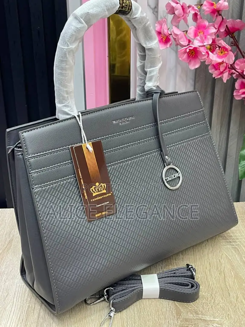  DAVID JONES Elegant Ladies’ Handbag Collection 