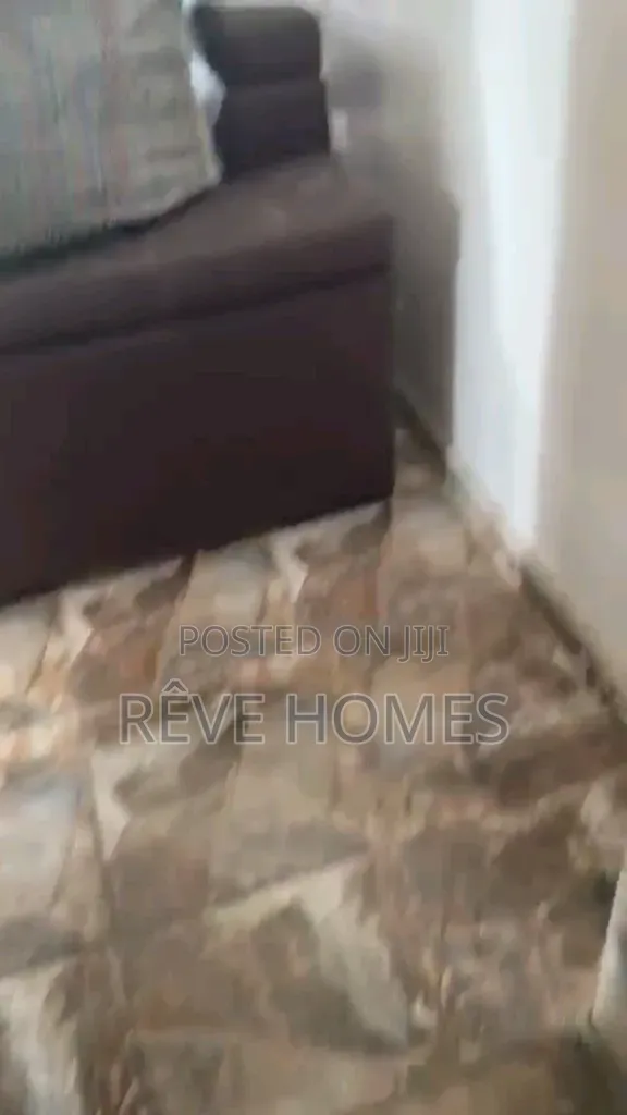 Mini Flat in Adekunle for rent