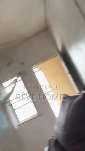 Mini Flat in Adekunle for rent