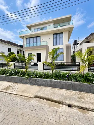 5bdrm Duplex in Osapa london for sale