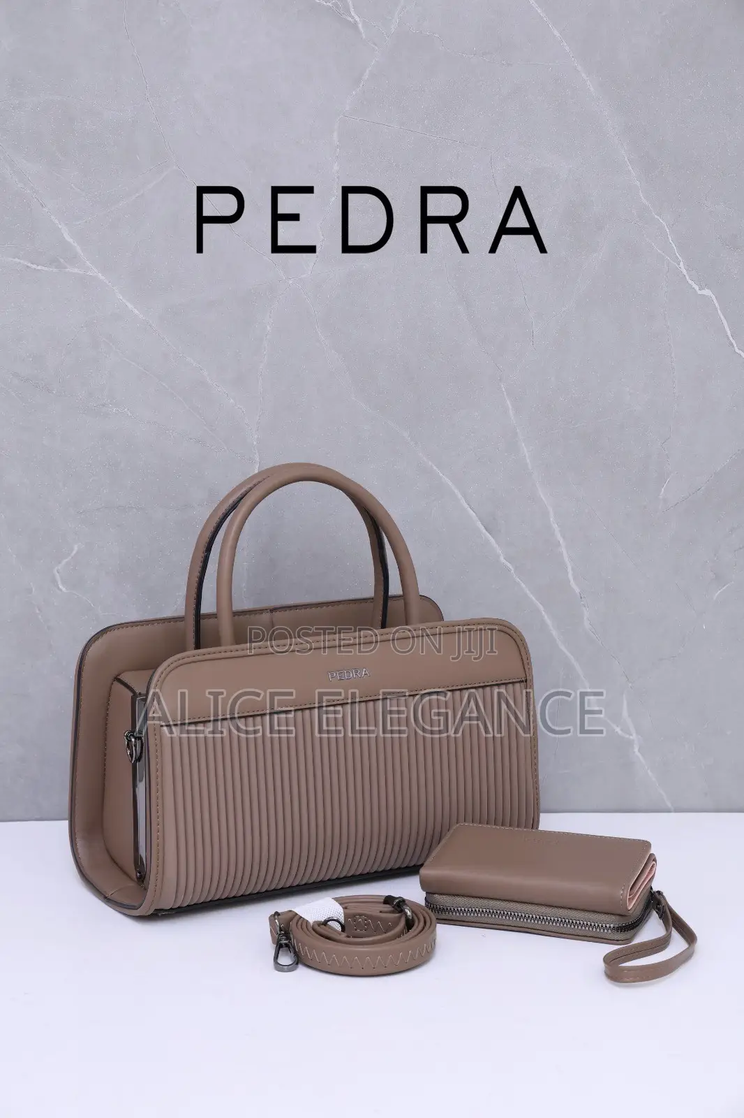 Pedra 2-in-1 Luxury Handbag Set – Beauty, Class & Elegance!
