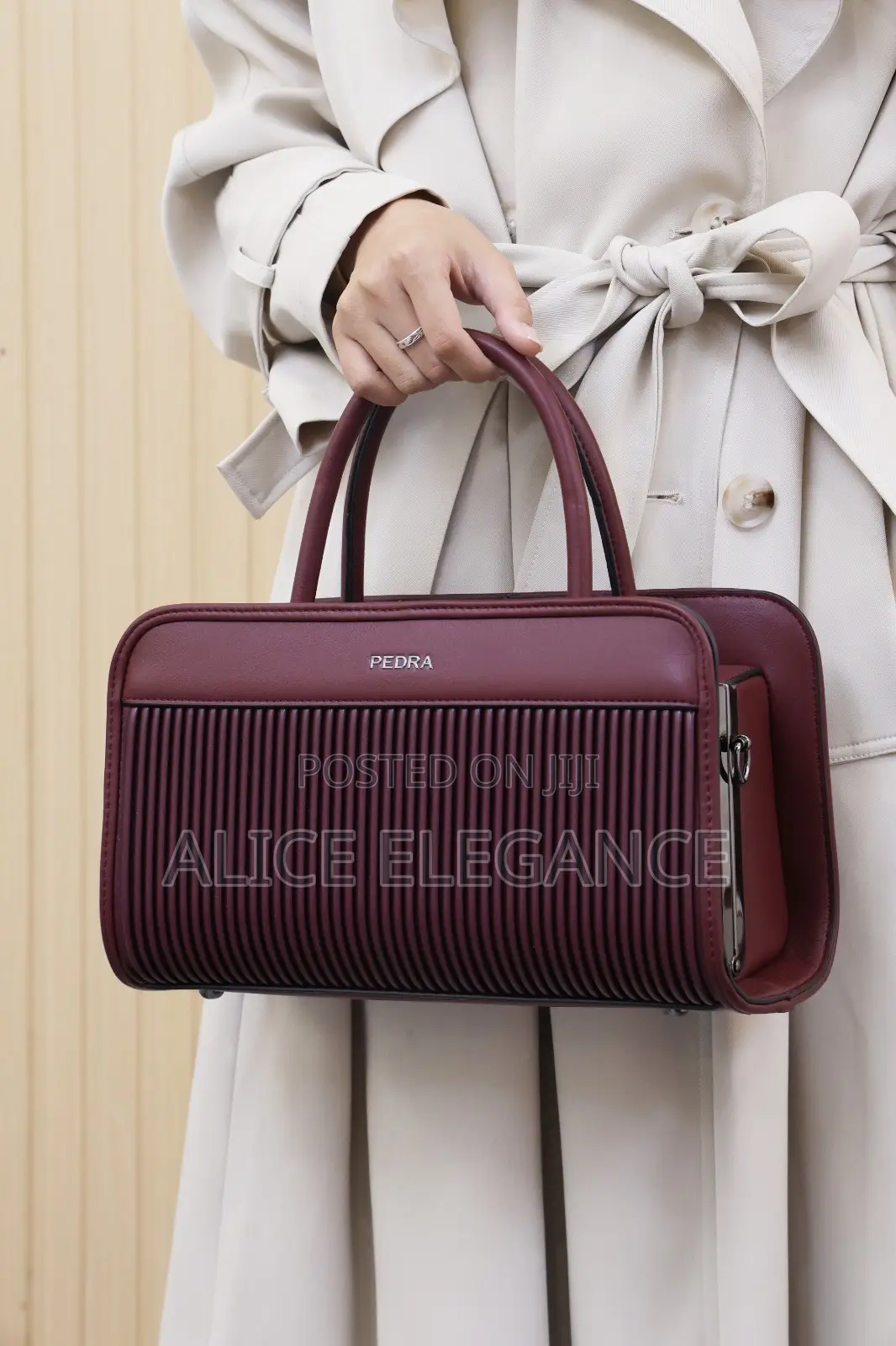 Pedra 2-in-1 Luxury Handbag Set – Beauty, Class & Elegance!